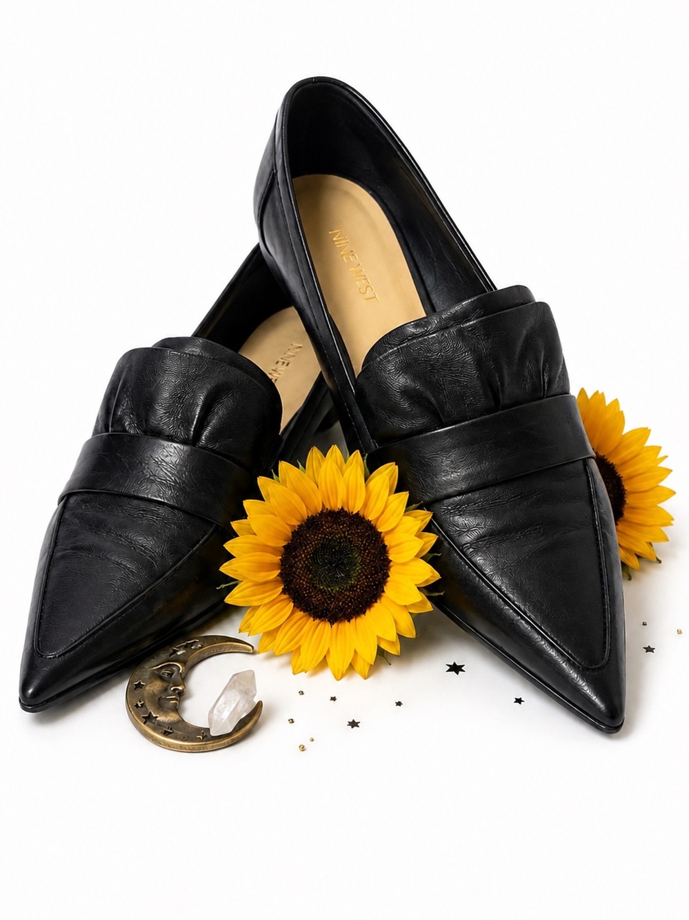Nine West Black Leather Pointed-Toe Ruched Loafers • Size 7M